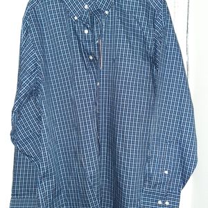Izod button up long sleeve shirt